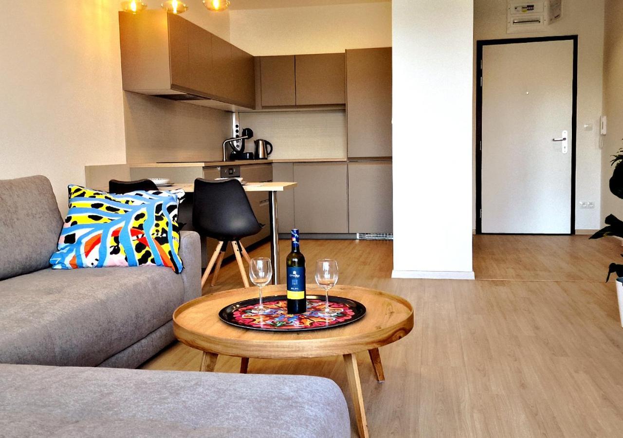 New Cozy 2 Room Pink Apartment Bratislava 058 Exteriör bild