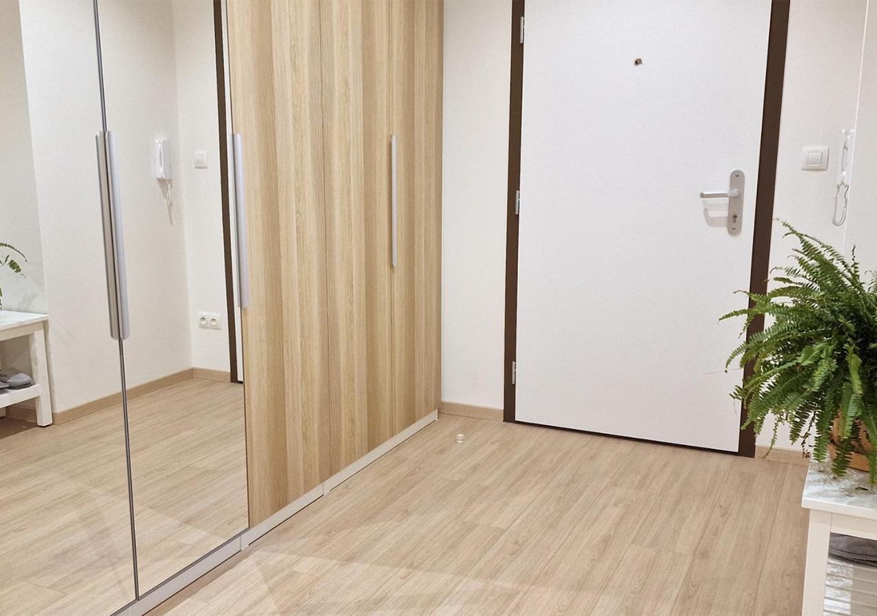 New Cozy 2 Room Pink Apartment Bratislava 058 Exteriör bild